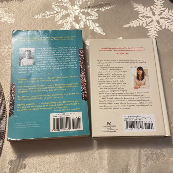 bestseller books 📚 - Picture 2 of 2